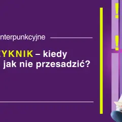 Zasady interpunkcyjne: kiedy używać wykrzyknik, by nie przesadzić? Młoda kobieta z książką i wykrzykniki w tle.