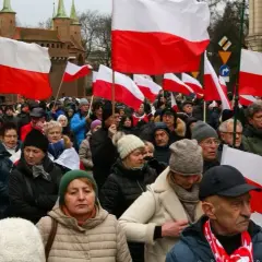 Dlaczego populizm stanowi poważne zagrożenie dla demokracji w Polsce