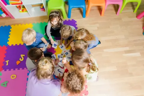 Scenariusz zajęć adaptacyjnych z rodzicami w przedszkolu, który działa