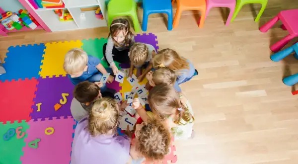 Scenariusz zajęć adaptacyjnych z rodzicami w przedszkolu, który działa