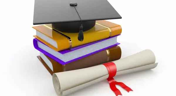 Tytuł po studiach licencjackich: jakie możliwości otwiera przed tobą?